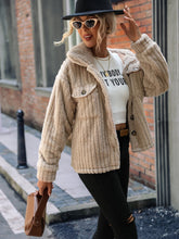 Pufferjacke mit Chevron-Muster